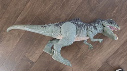 Jurassic World: Dominion Super Colossal Giganotosaurus Action Figure