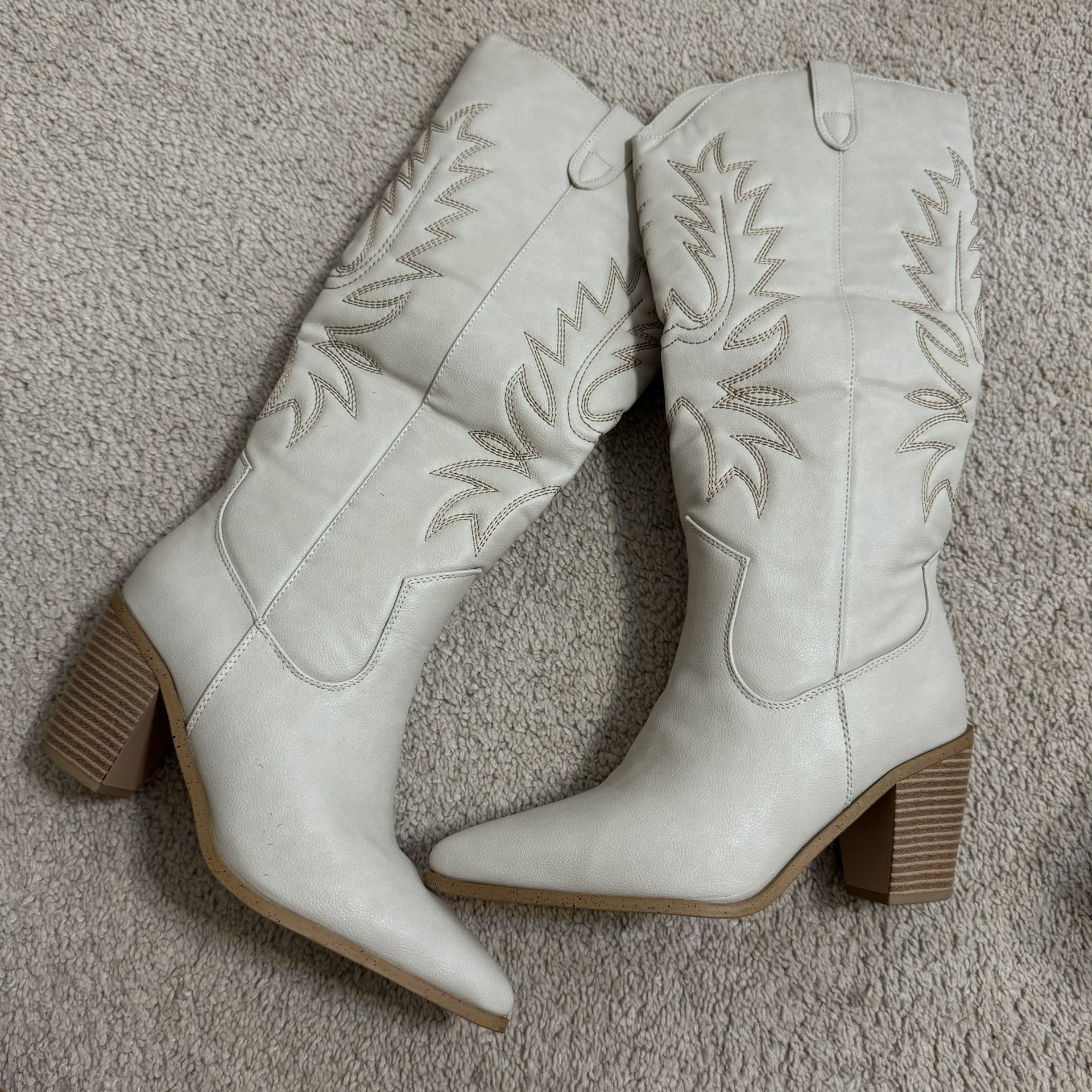 Off White Cowboy Boots Women’s Size 8