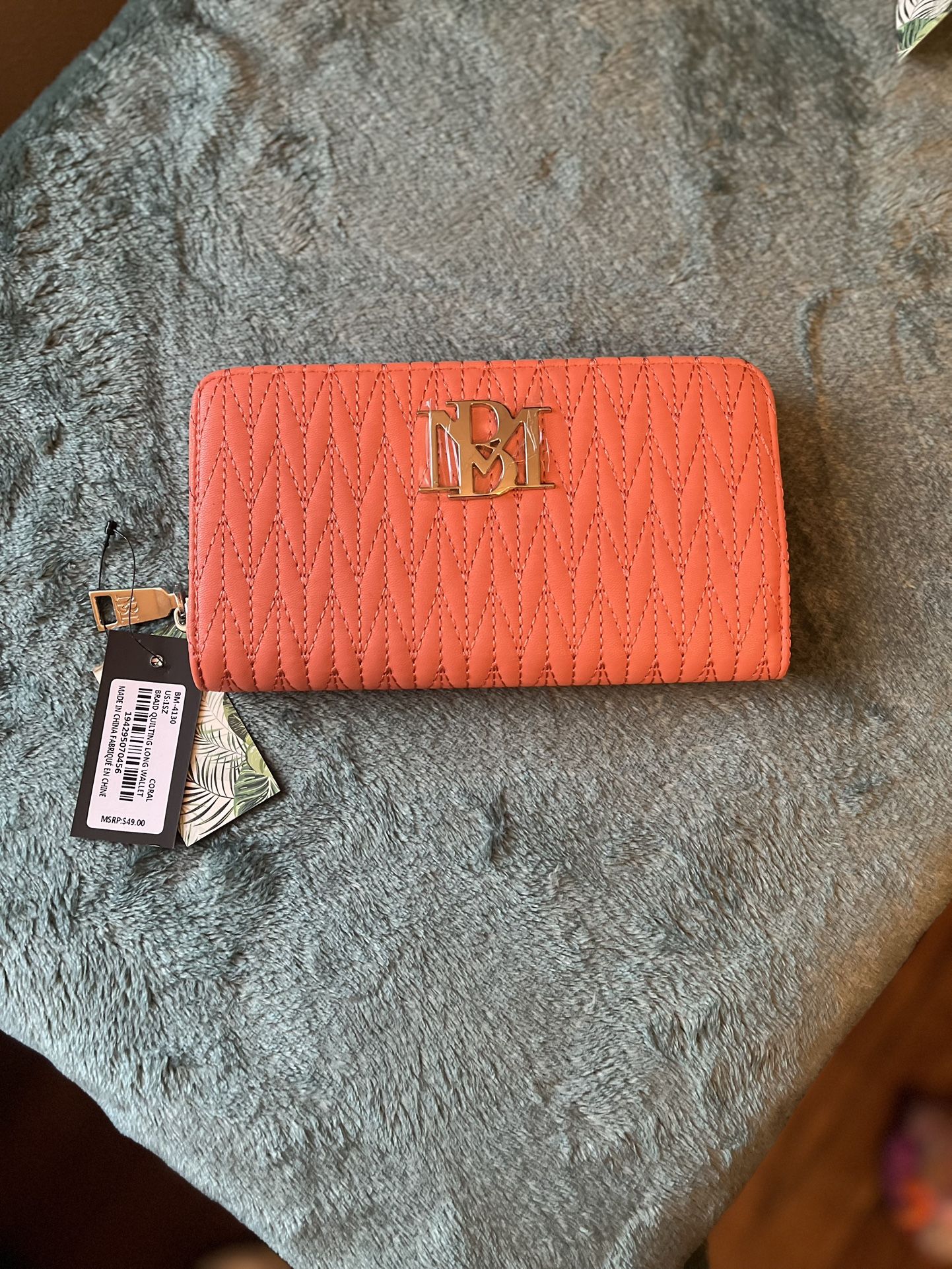 Badgley Mischka Peach Knitted Leather With Gold Logo Carry Walletš„