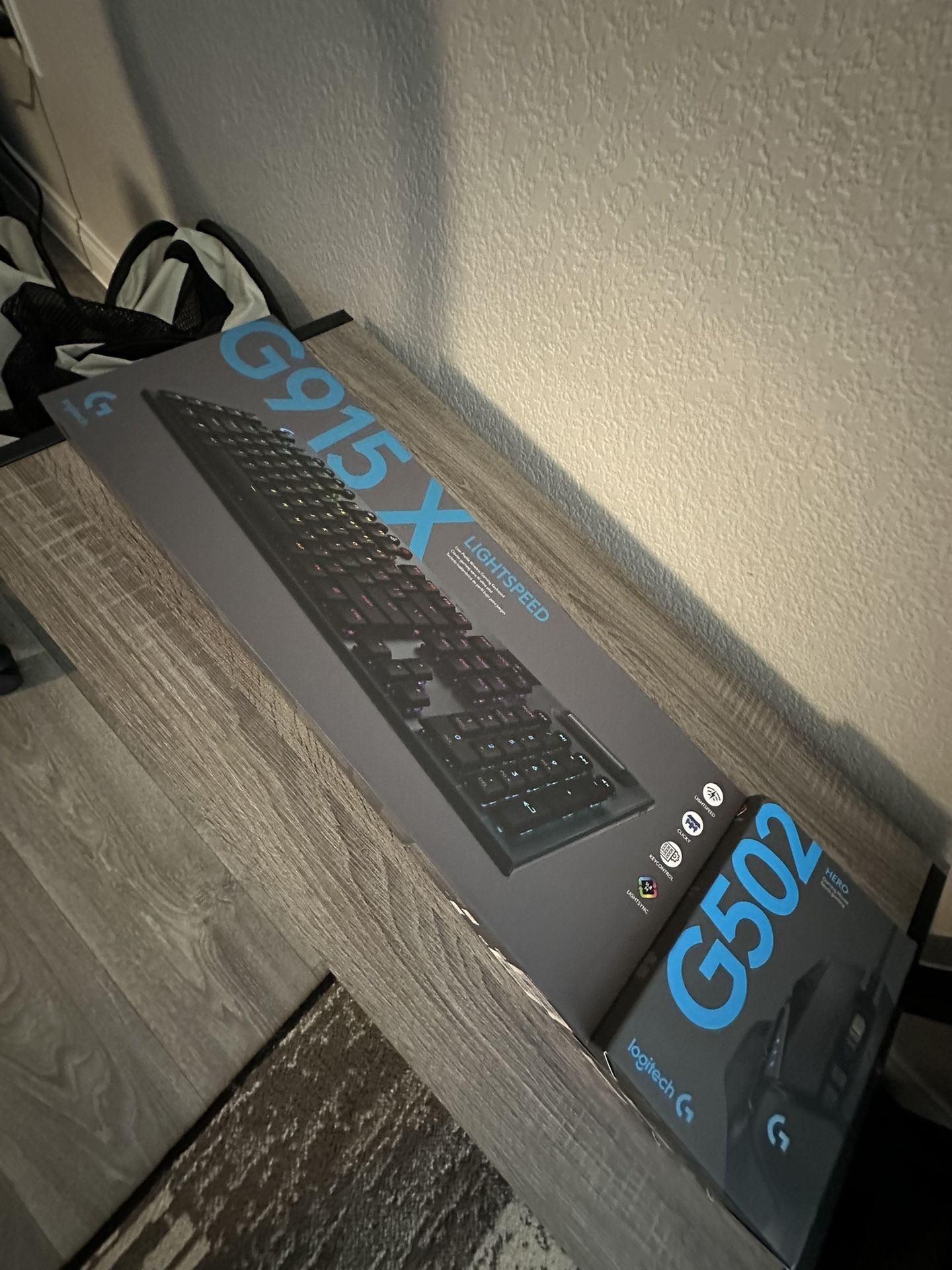 Band New Logitech G915x Wirelesss Keyboard & G502 Wired Mouse