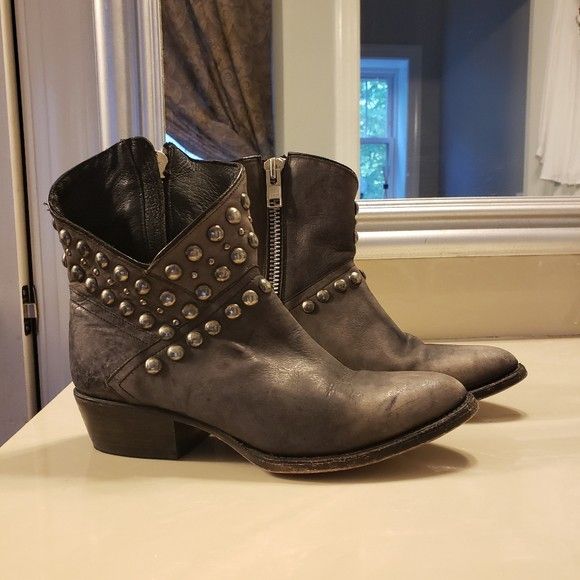 Matisse studded bootie cowboy boots heels shoes women's Size 8 1/2