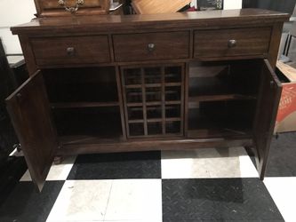 Wine cabinet