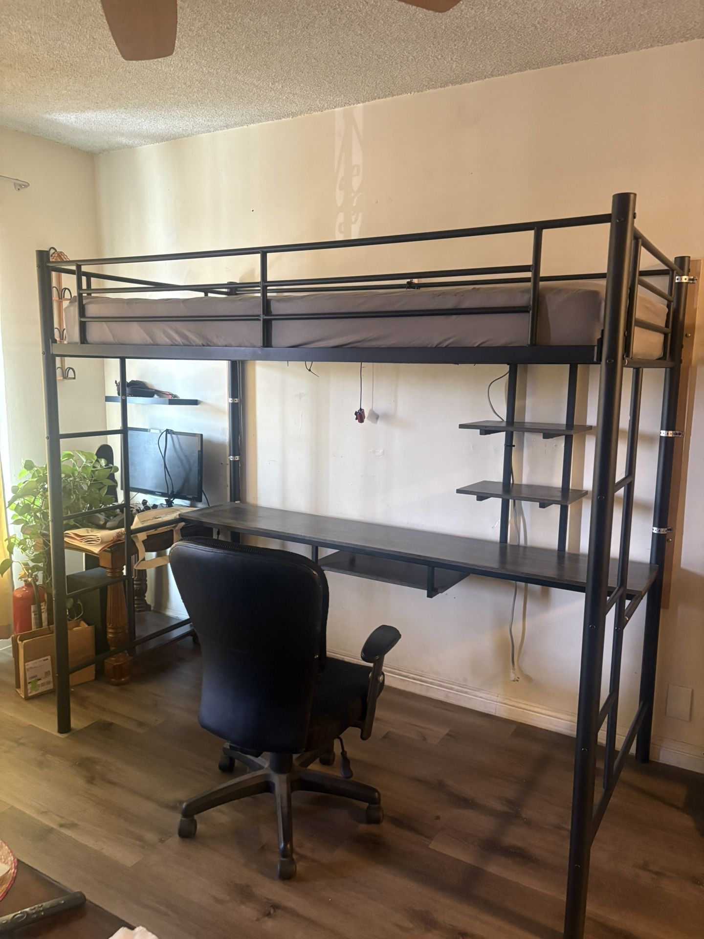Bunk Bed/desk