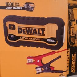 DEWALT
1600 Peak Amp Lithium Jump Starter with USB Power Bank