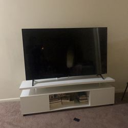Tv Stand + Tv 65”
