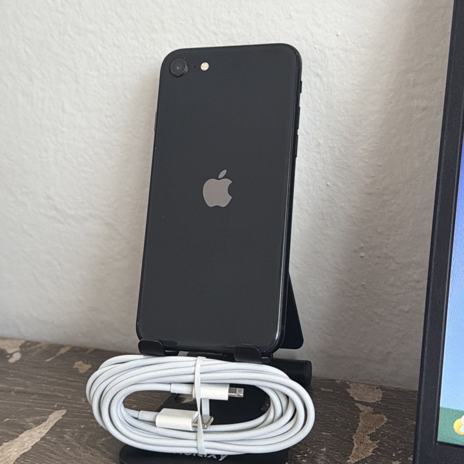 Apple iPhone SE 2022 (3rd Gen) 64GB Unlocked