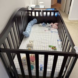 Crib in very good condition!
