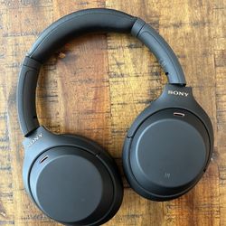 Sony WH-1000Xm4 Headphones 