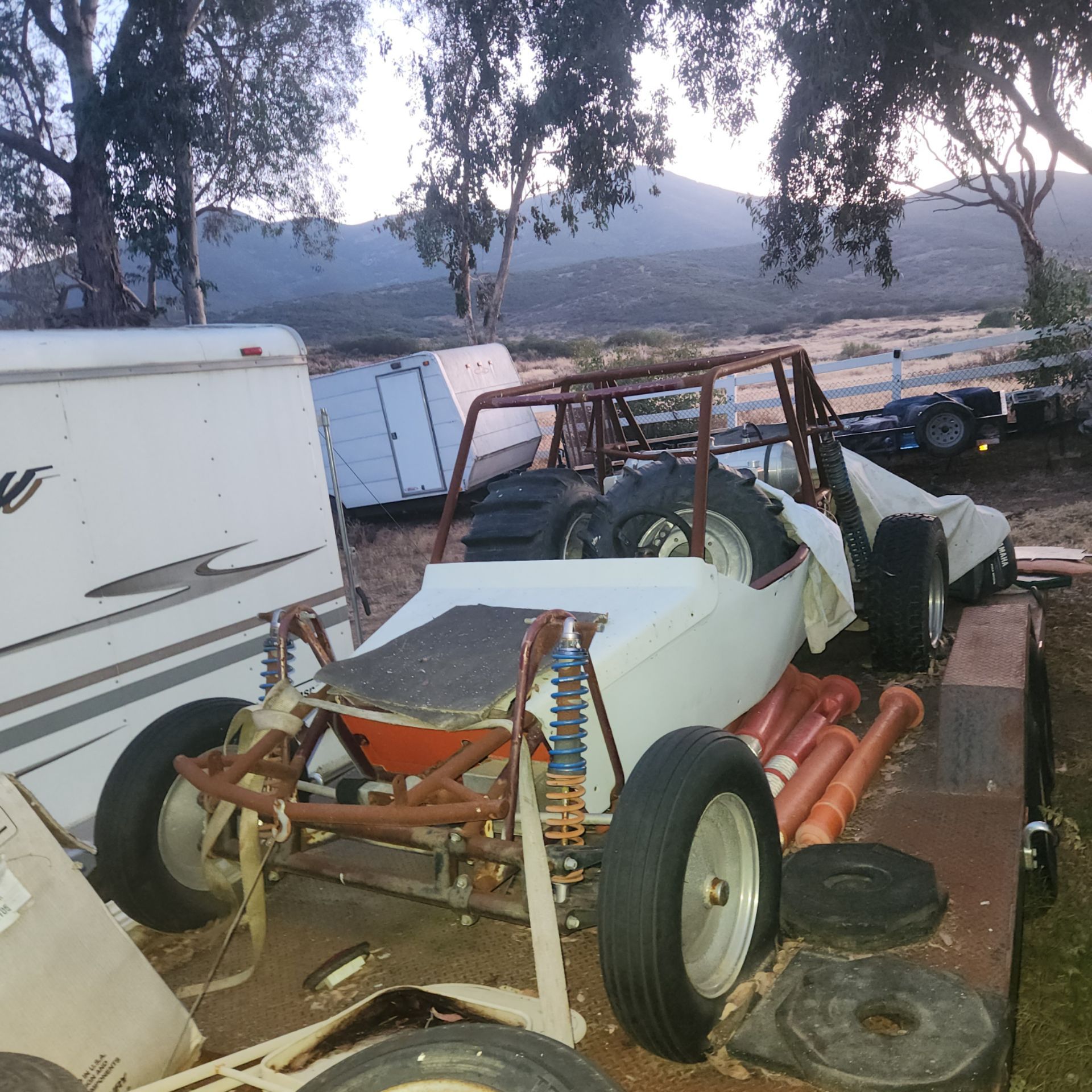 Mid travel buggy