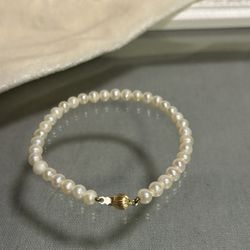 14k Yellow Gold Clasp Culture Pearl Breacelet