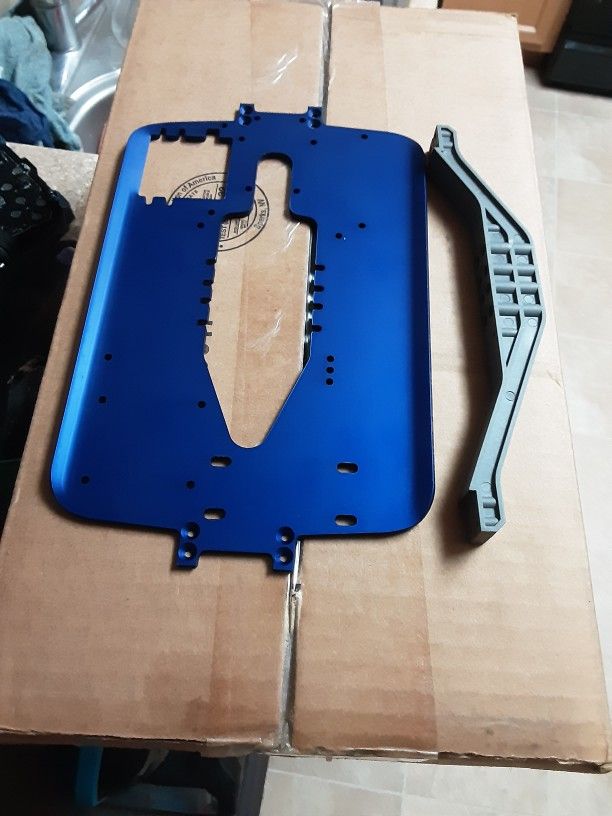 Traxxas TMaxx 2.5 Chassis 