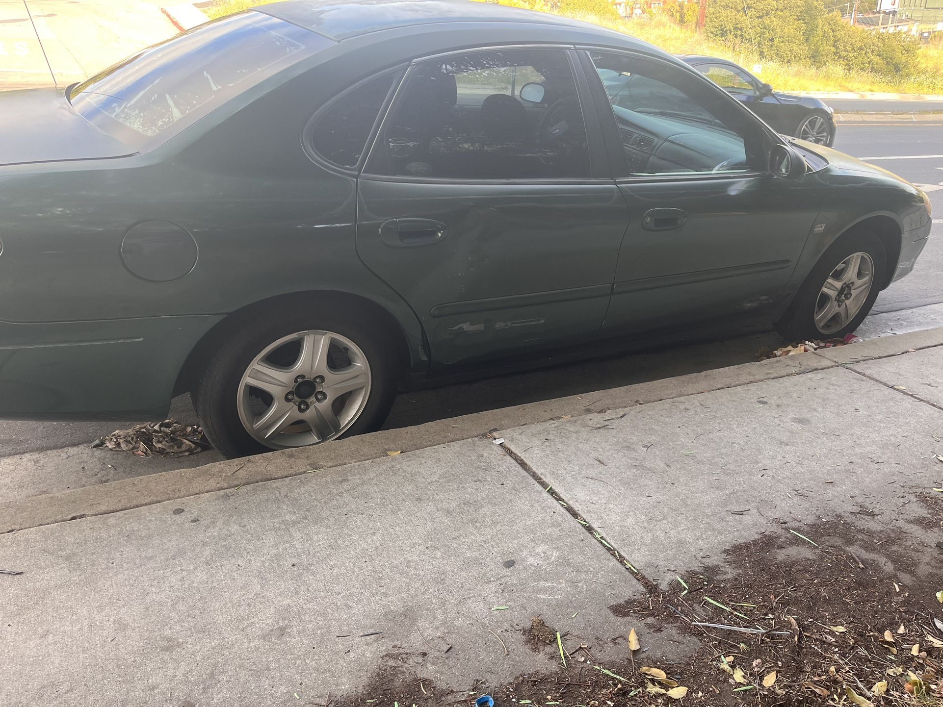 2000 Ford Taurus