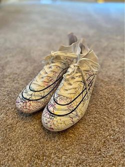 Sports Cleats (M6, W8)