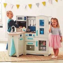 Deluxe Wooden Kitchen