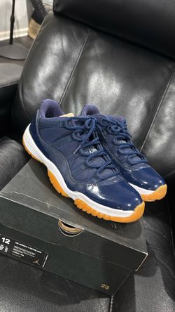 Air Jordan 11 low, Navy/ gum, great condition, size 12