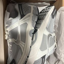 Nike Vomero 5