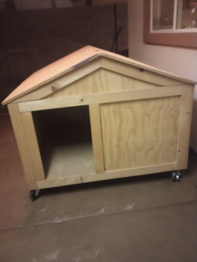 Large Wooden Dog House