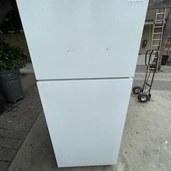 Amana Refrigerator 