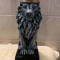 King Leo The Lion Statue 