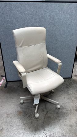 Desk chair