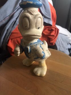 10 inch plastic Donald Duck From the wall Disney collection. Donald duck was created in 1934collection