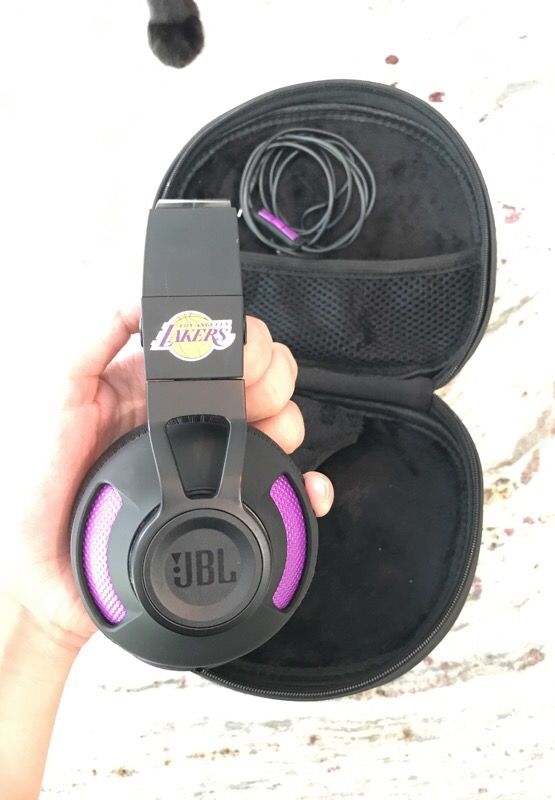 JBL Laker Headphones with JBL Case