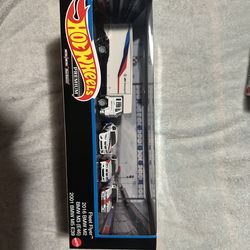 Hot Wheels Premium Collector Set Assortment HCR52 BMW M Series 2022 IN HAND