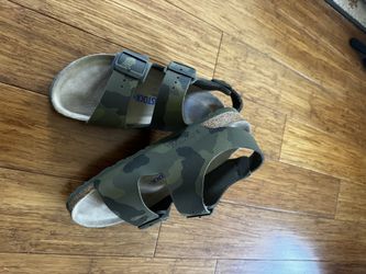 Camo Birkenstock size 37 (size 6.5-7)
