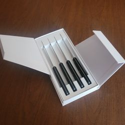 JA Henckels International Eversharp 35197-100 Steak Knives 5" Set of 4. 
Pre-owned, good shape, one knife has damaged tip, please see the photos.
Weig