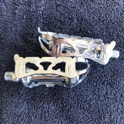 BMX/ROAD BIKE PEDALS