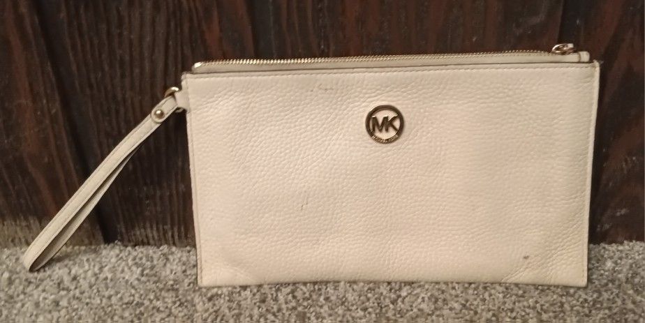 Michael Kors Pouch
