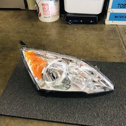 2007-2011 Honda CR-V Passenger Side Headlight OEM