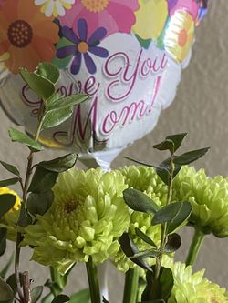 Bonitos Arreglos Florales Para Día De Las Madres, Easter.