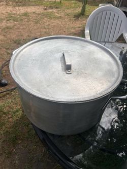 Large vintage stainless steel 60 quart Stock Pot with Lid