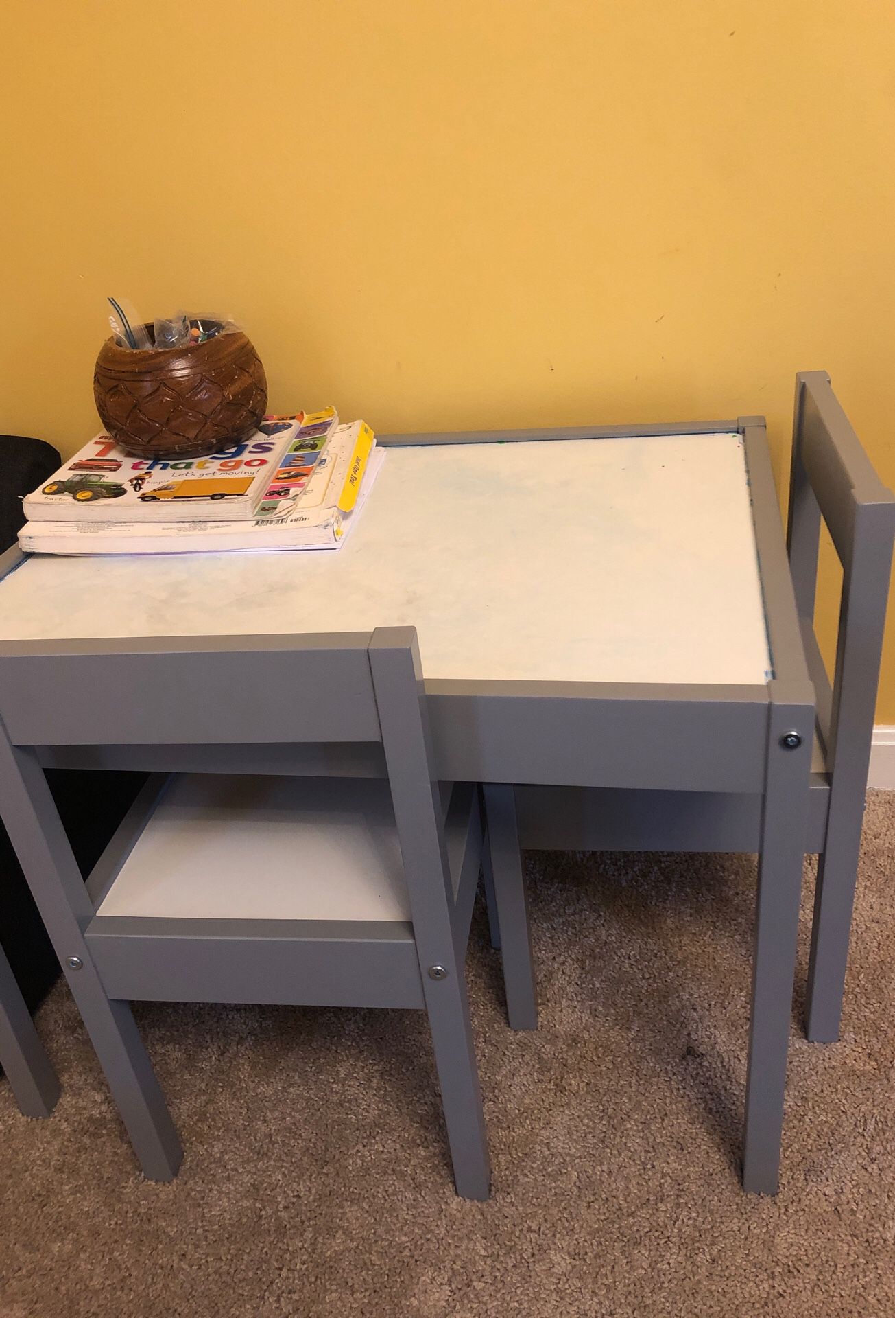 Kids/ toddlers table and chair