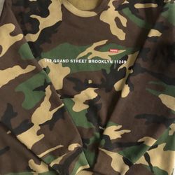 Supreme Small Box Crewneck (Brooklyn Shop Exclusive)I
