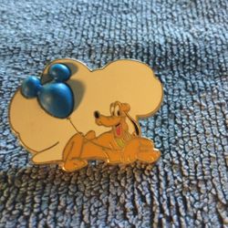 02' Disneys Pluto limited release trading pin