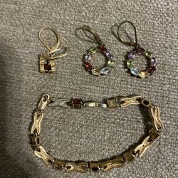 Gold Set (bracelet And 2 Sets Of Earrings) 