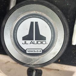 2 - 10 subwoofers JL audio