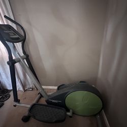 Momentum 220X Elliptical 