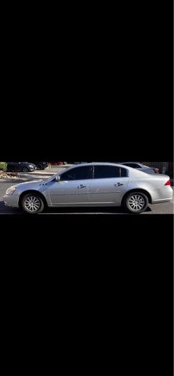 Buick Lucerne Silver 4-Door Sedan
