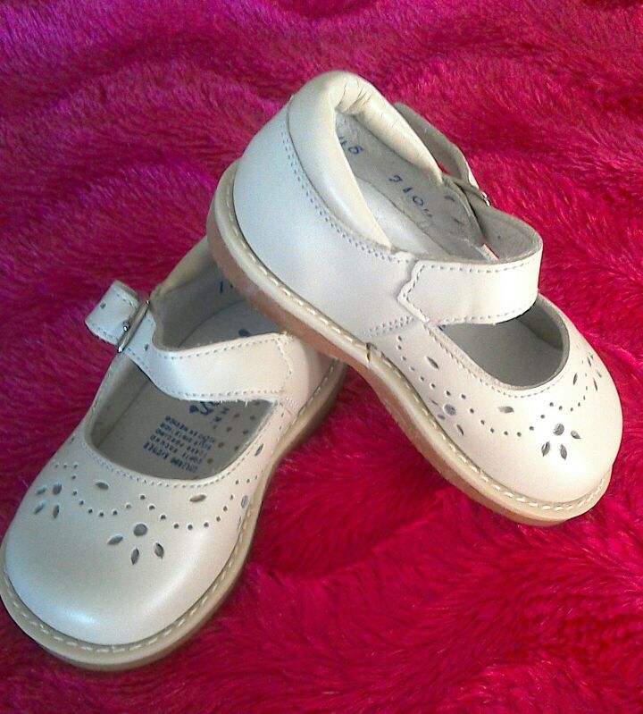 Stylish women's shoes,made of leather. Size 39,40 ,price $150 New. for Sale  in Hollywood, FL - OfferUp