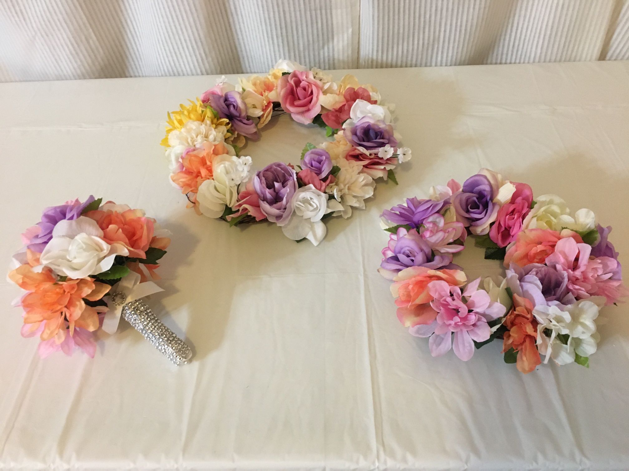Wedding Wreaths And Bouquet 