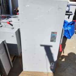 600 Amp 600 Volt 3 Pole Fused Disconnect