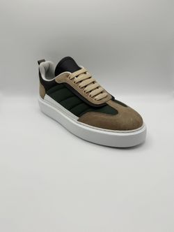 Brand New Comfortable Men Fashion Sneakers - Multiple Sizes