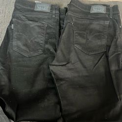 Women’s Levi Jeans 