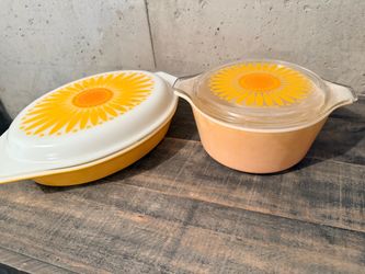 Vintage Pyrex Daisy Casserole Dish Set