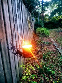 Metal hanging basket