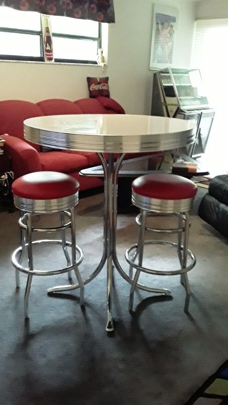 Vintage-style Pub Table w/ Two Bar Stools