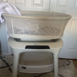 MamaRoo Bassinet 4 Moms